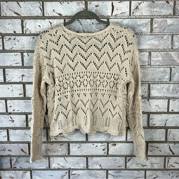 Sincerely Jules | Cream Crochet Blouse - Picture 2 of 4